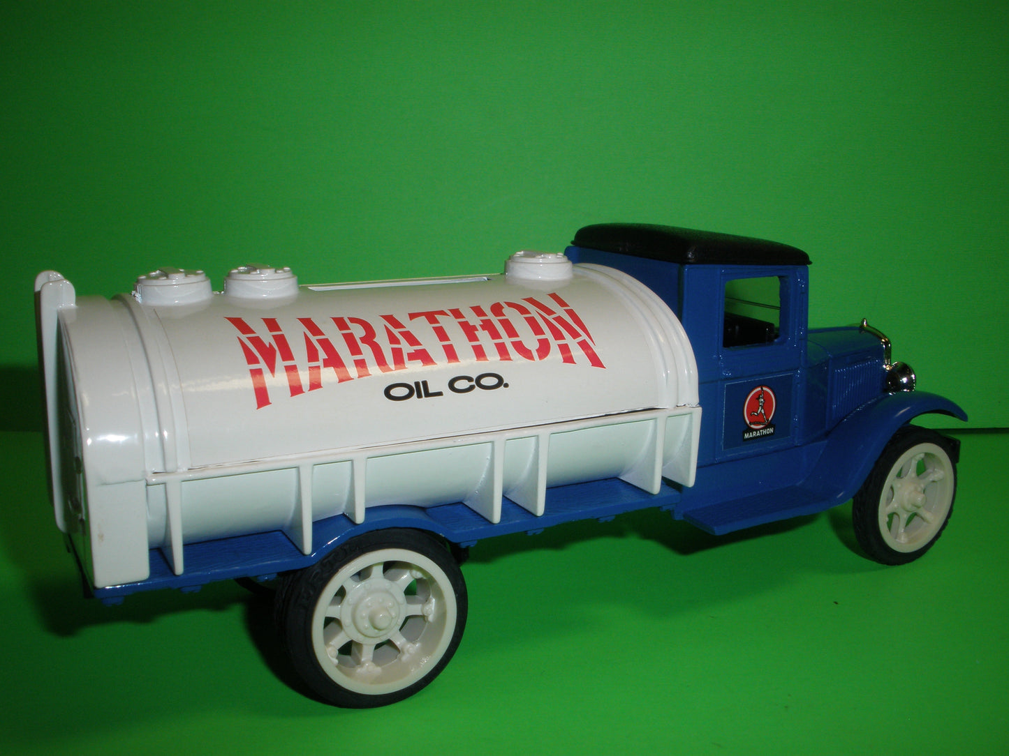 Marathon Oil / 1931 Hawkeye Tanker Truck