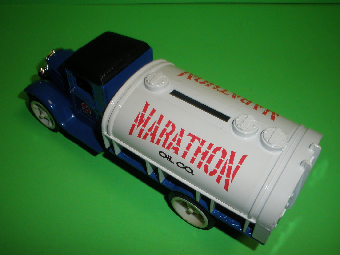 Marathon Oil / 1931 Hawkeye Tanker Truck
