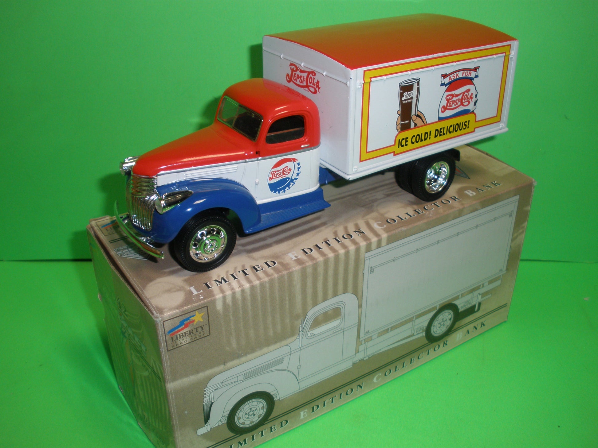 Pepsi-Cola 1942 Chevrolet 1-1/2 Ton Box Truck