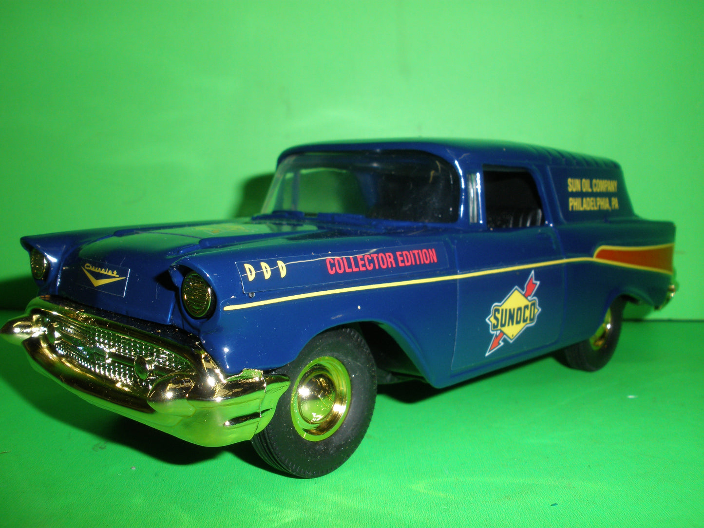 Sunoco 1957 Chevrolet Nomad Sedan Delivery / Gold Sampler Edition / 1 OF 750