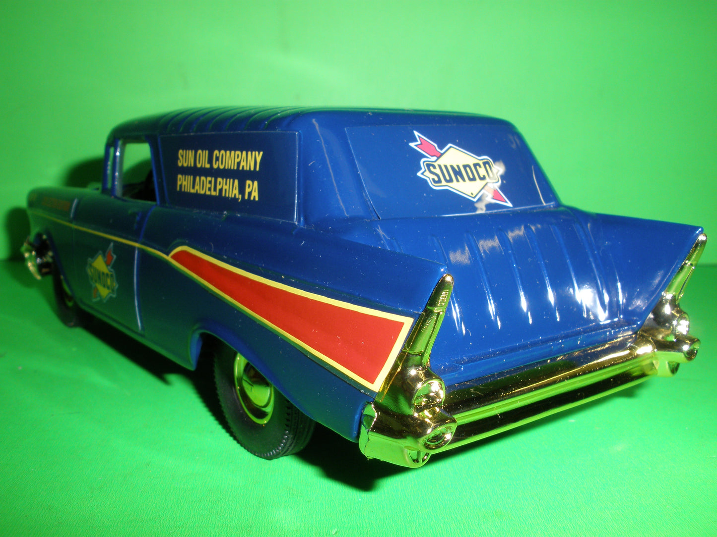 Sunoco 1957 Chevrolet Nomad Sedan Delivery / Gold Sampler Edition / 1 OF 750