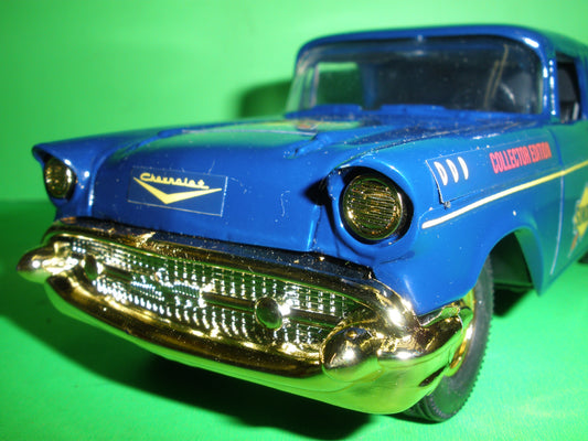 Sunoco 1957 Chevrolet Nomad Sedan Delivery / Gold Sampler Edition / 1 OF 750
