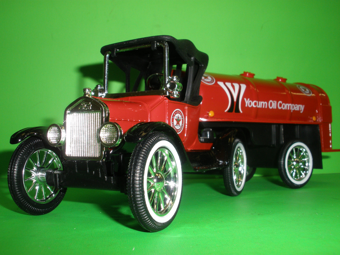 Texaco Yocum Oil 1918 Ford Runabout & Tanker Trailer