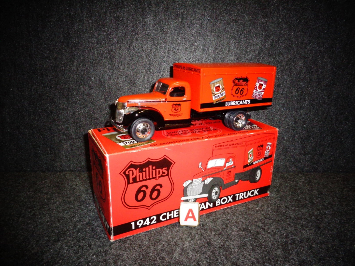 1942 CHEVY 1-1/2 TON BOX TRUCK PHILLIPS 66