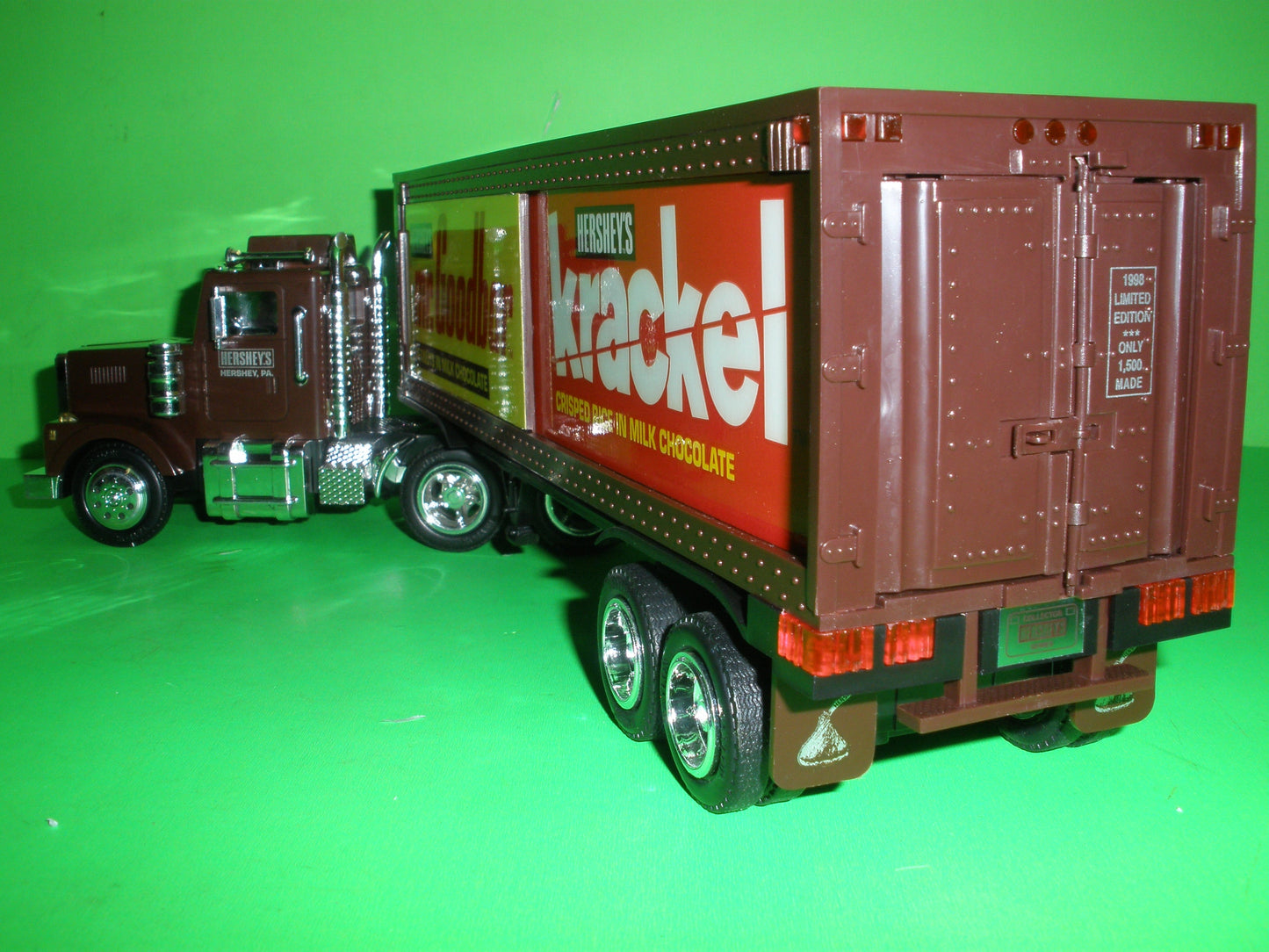 1998 Hershey's Freight Truck