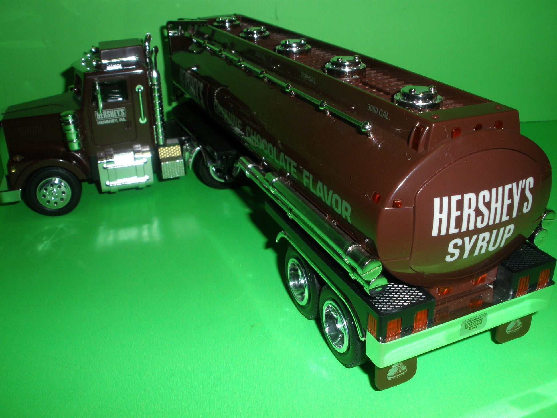 1998 Hershey's Tanker Truck