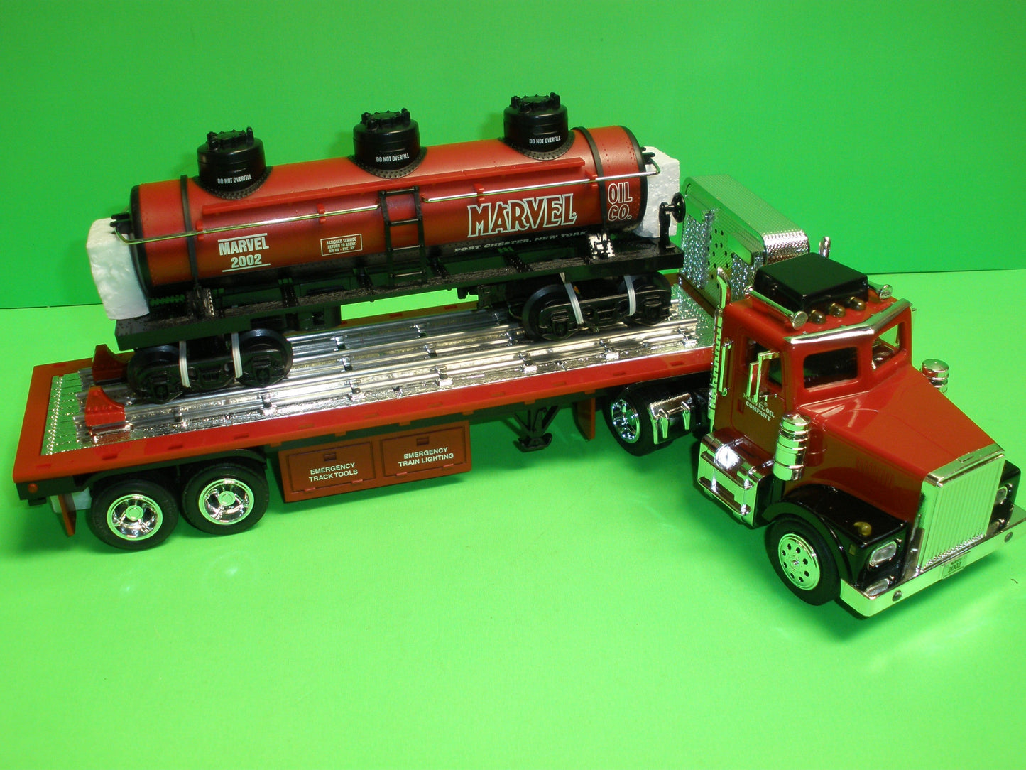 2002 Marvel Mystery Oil Flatbed Tractor Trailer Truck & Train 3 Dome Tanker Car