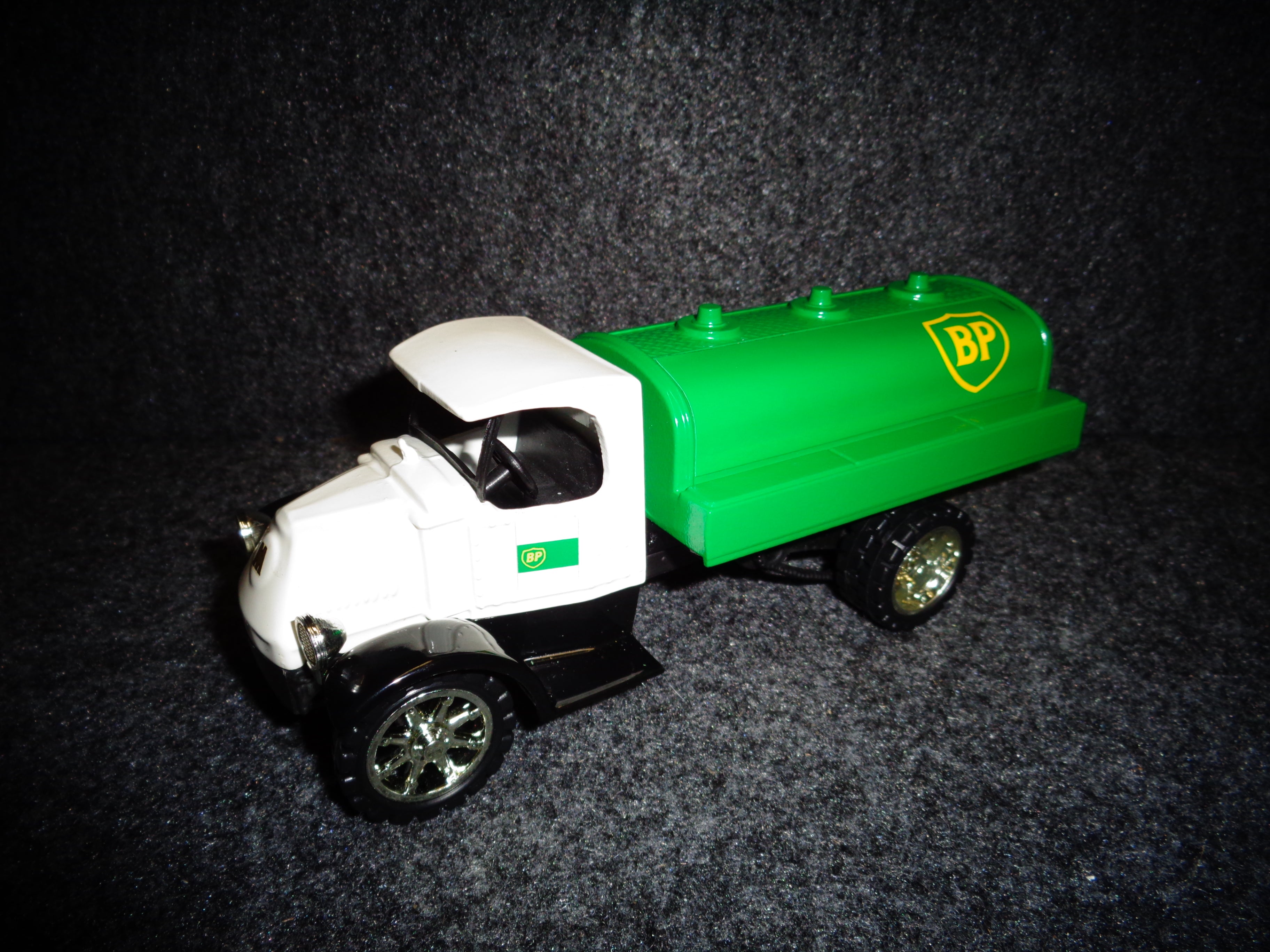 BP 1935 Mack Tanker Truck