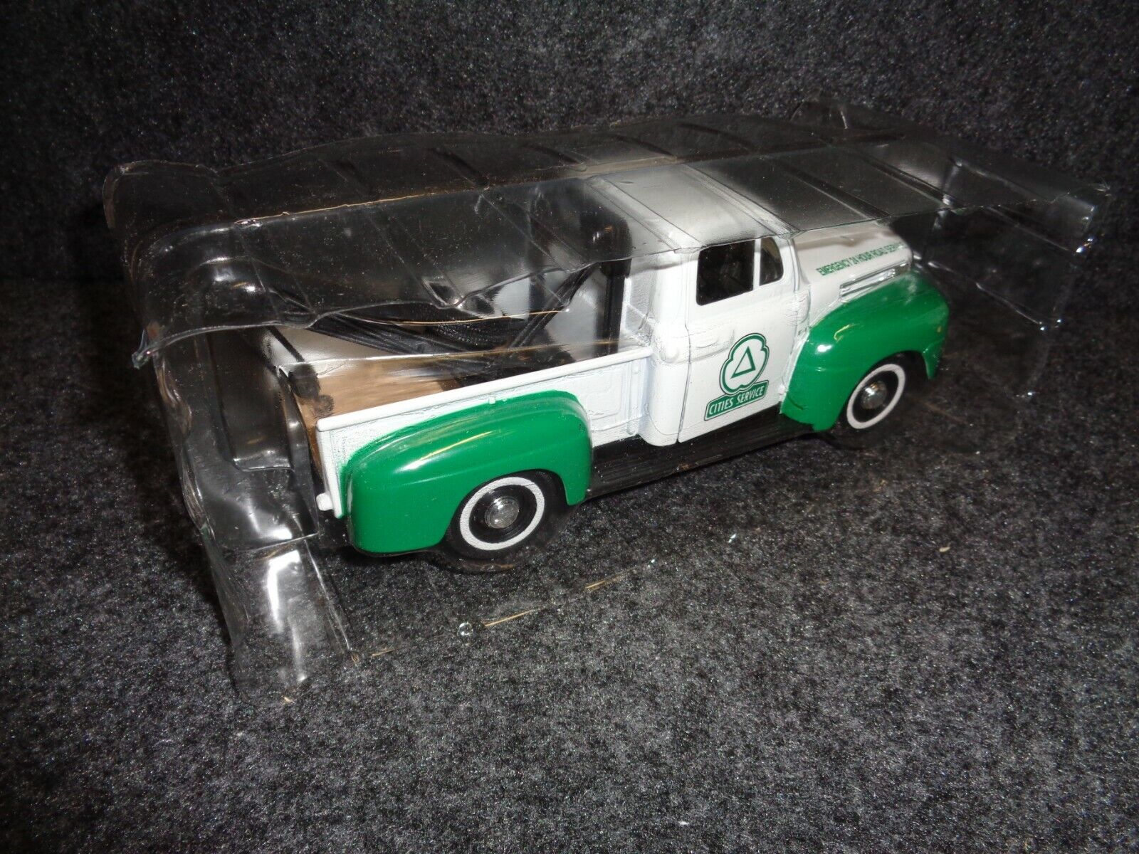 Citgo Cities Service 1949 Ford F100 Tow Truck