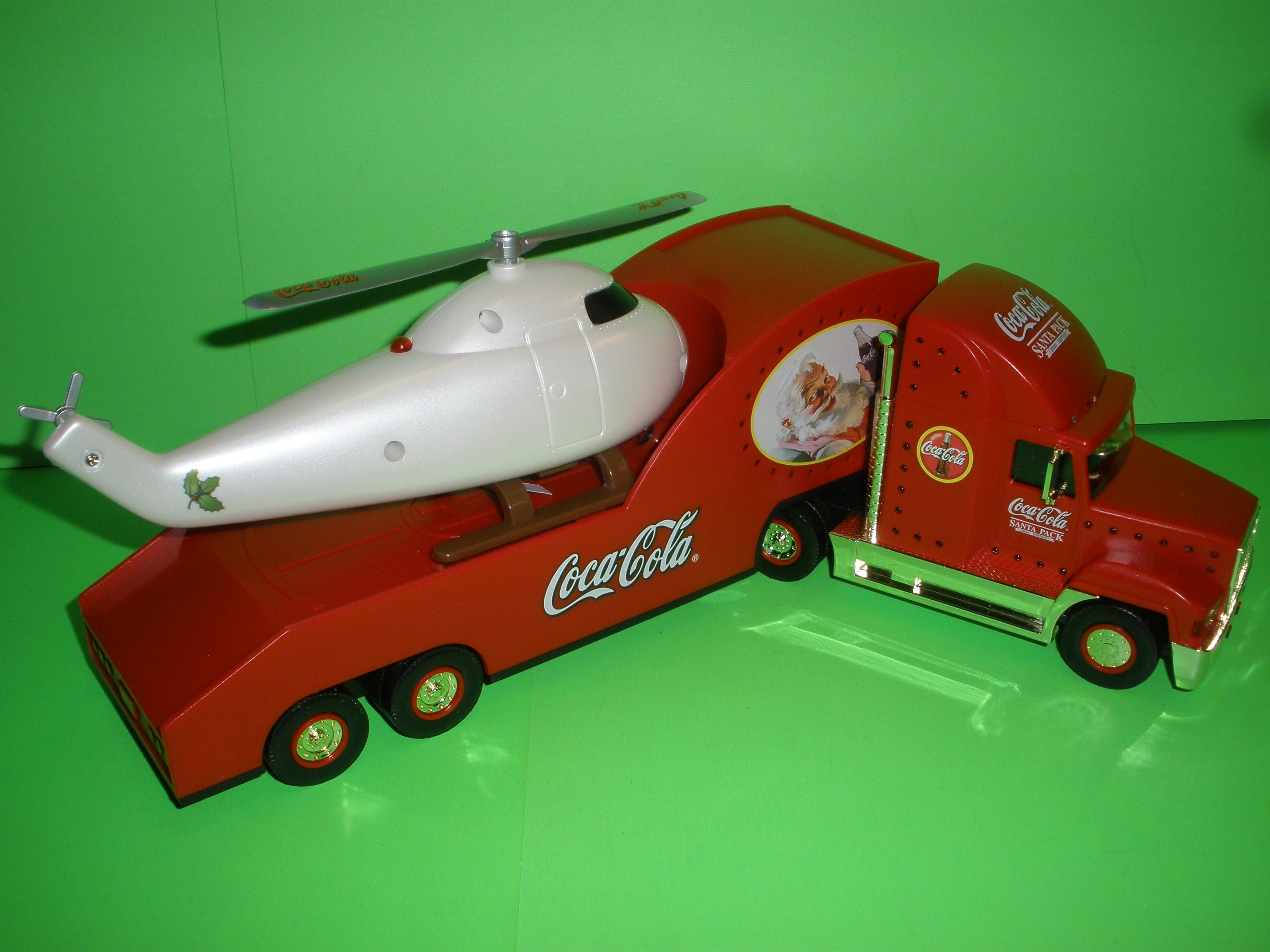 Coca-Cola 2000 Holiday Helicopter Carrier Truck - Gold Version