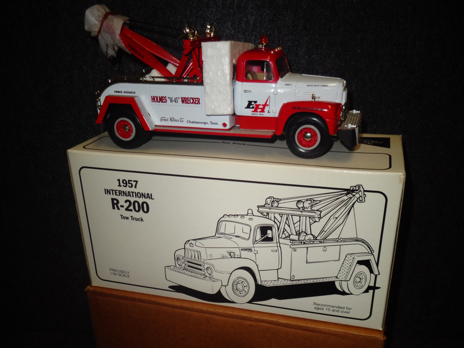 Ernest Holmes Wrecker 1957 International R-200 Tow Truck – Texaco