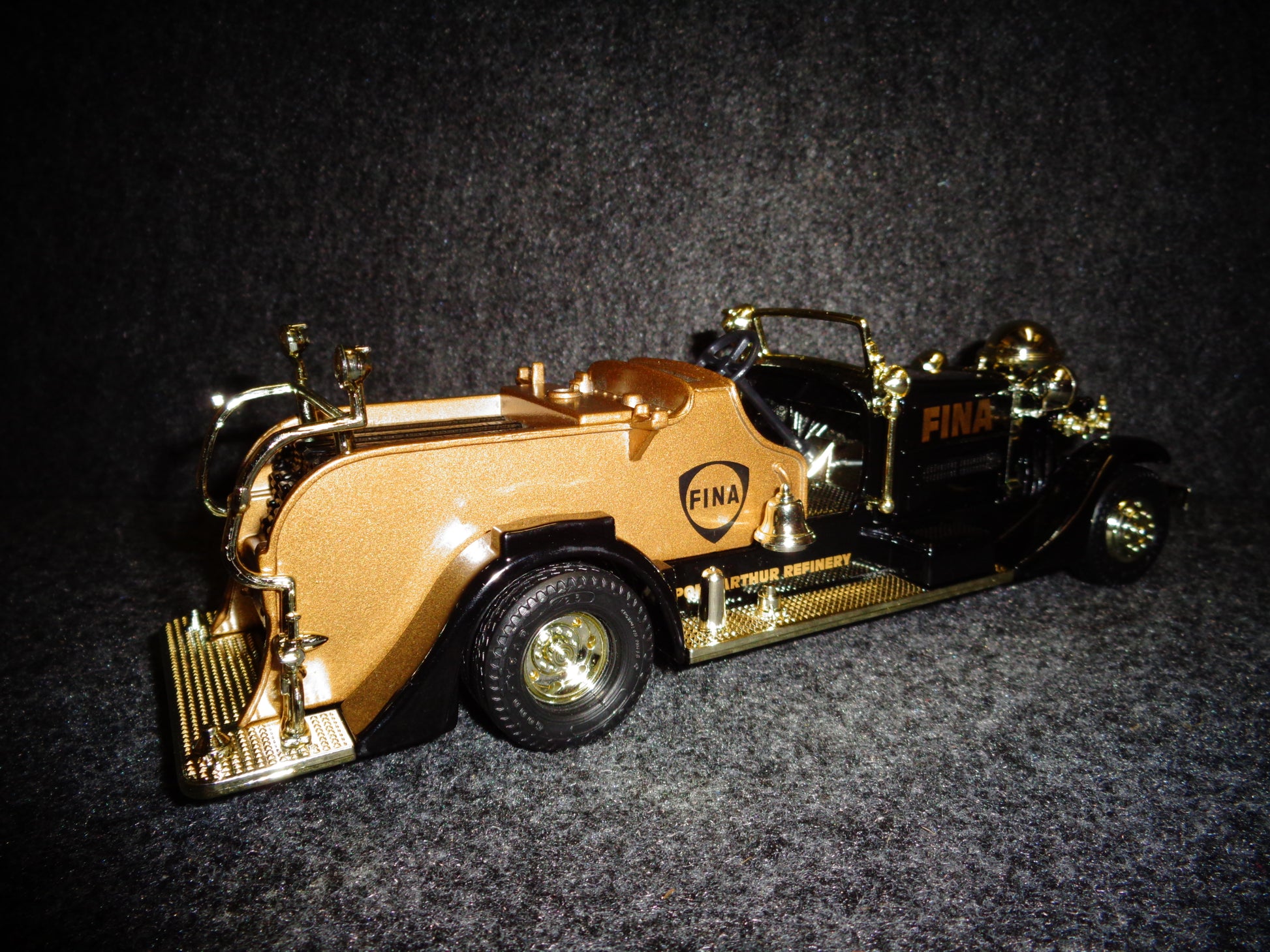 Fina 1937 Ahrens-Fox Fire Truck
