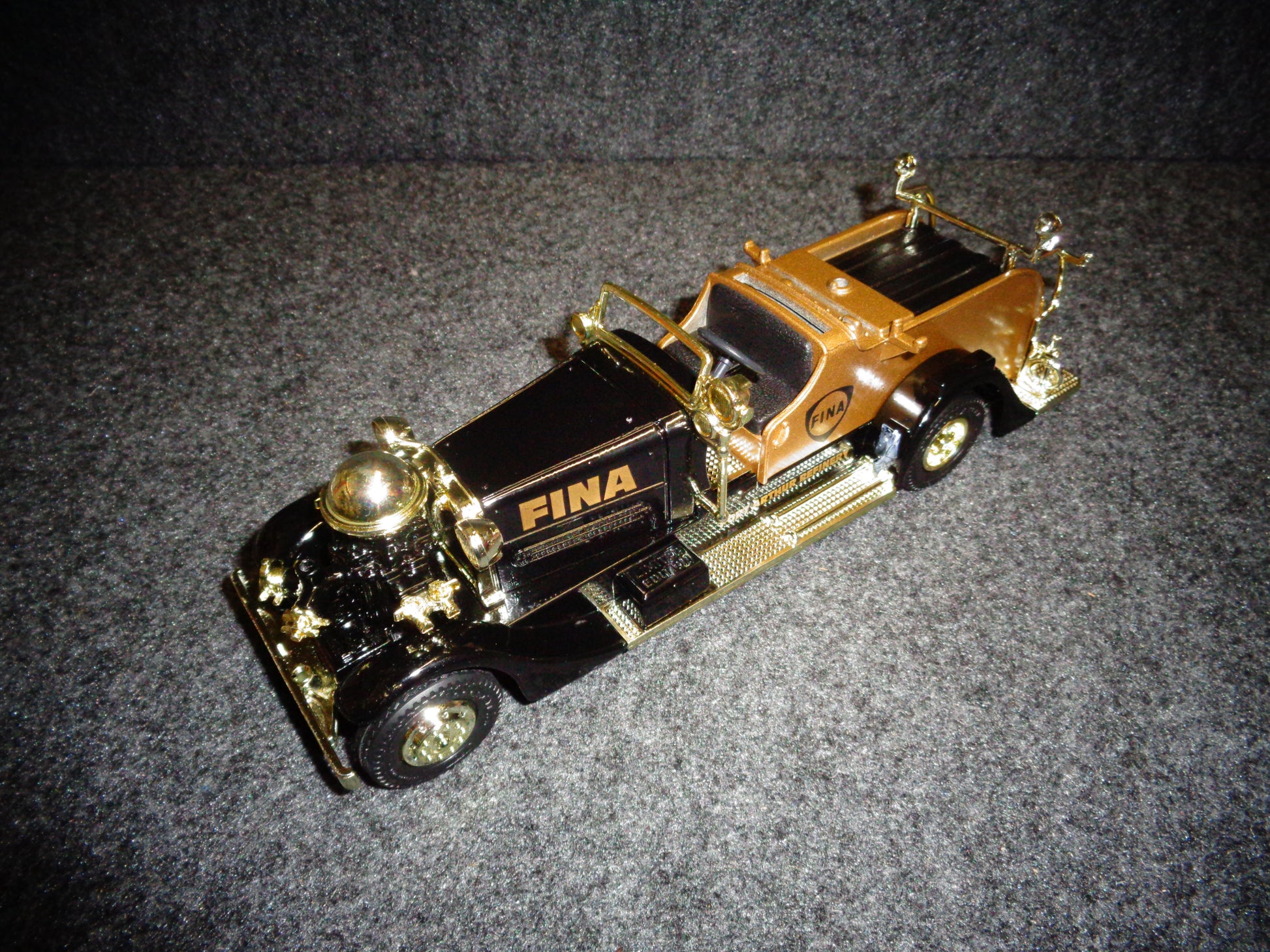 Fina 1937 Ahrens-Fox Fire Truck