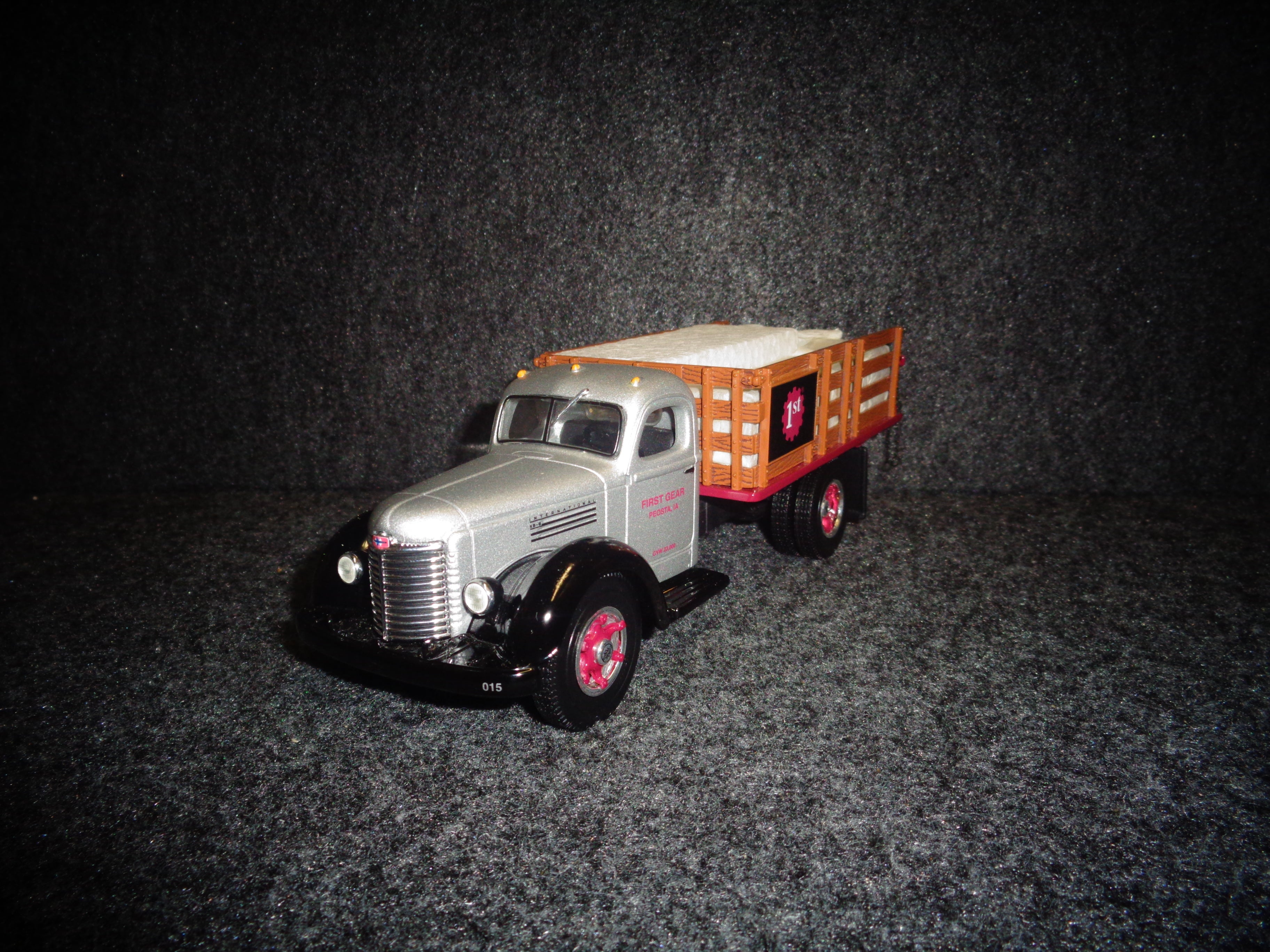 First Gear 1949 International KB-8 Stake Truck