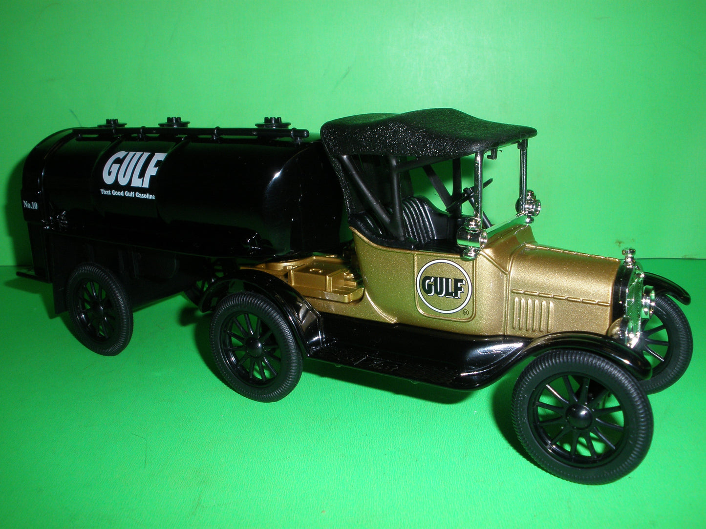 Gulf 1918 Ford Runabout Truck & Tanker Trailer Gold Sampler