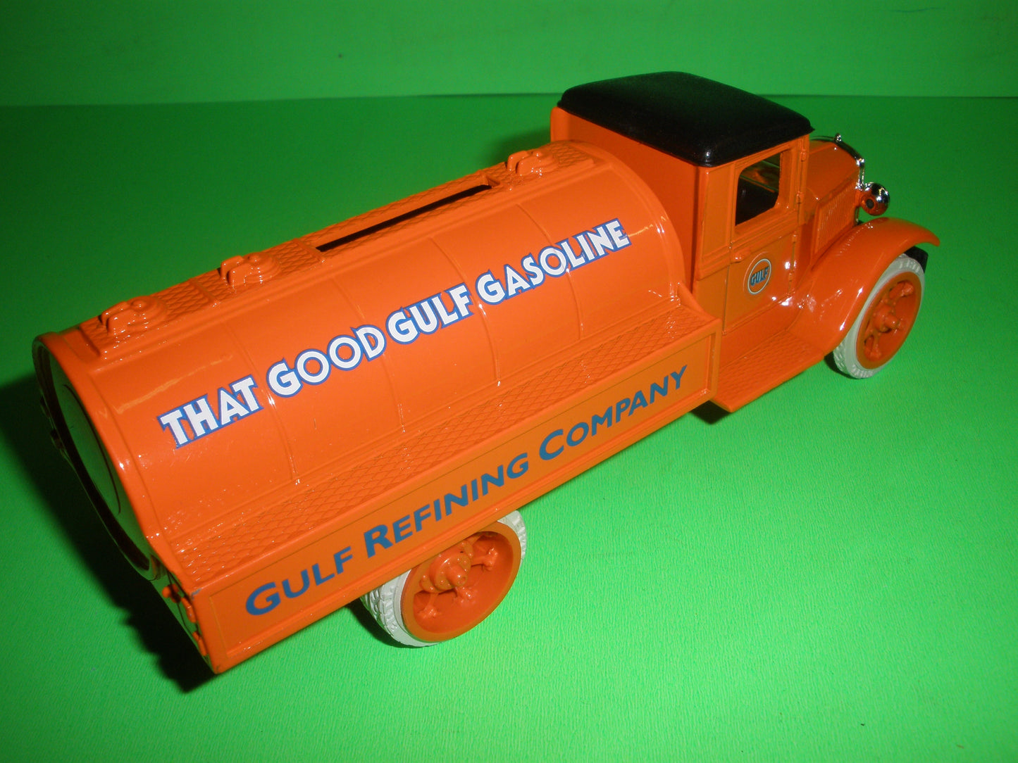 Gulf 1931 Hawkeye Tanker Truck