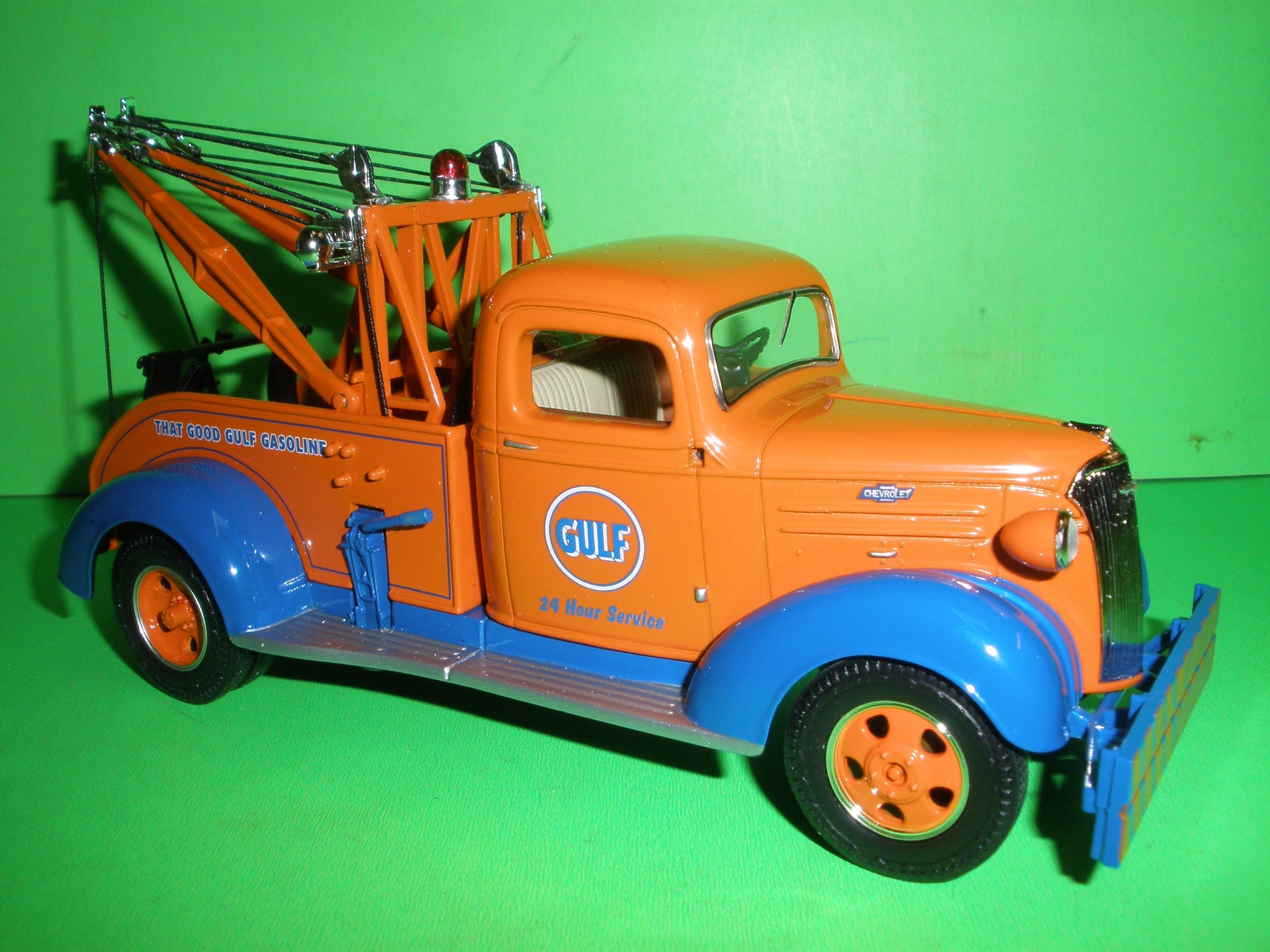 Gulf 1937 Chevrolet Tow Truck