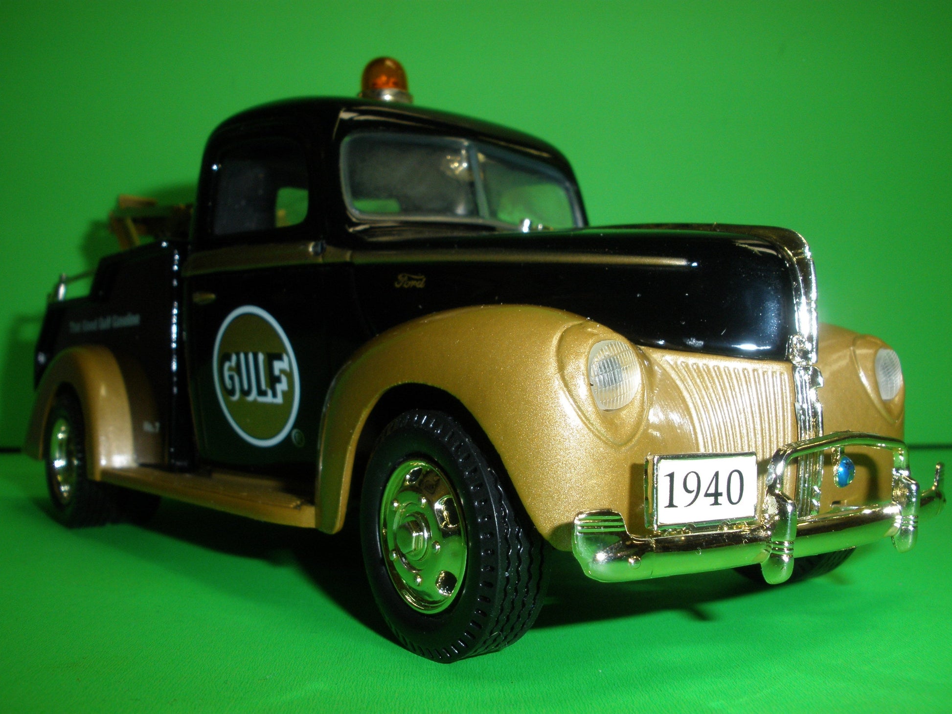 Gulf 1940 Ford Tow Truck Gold Sampler