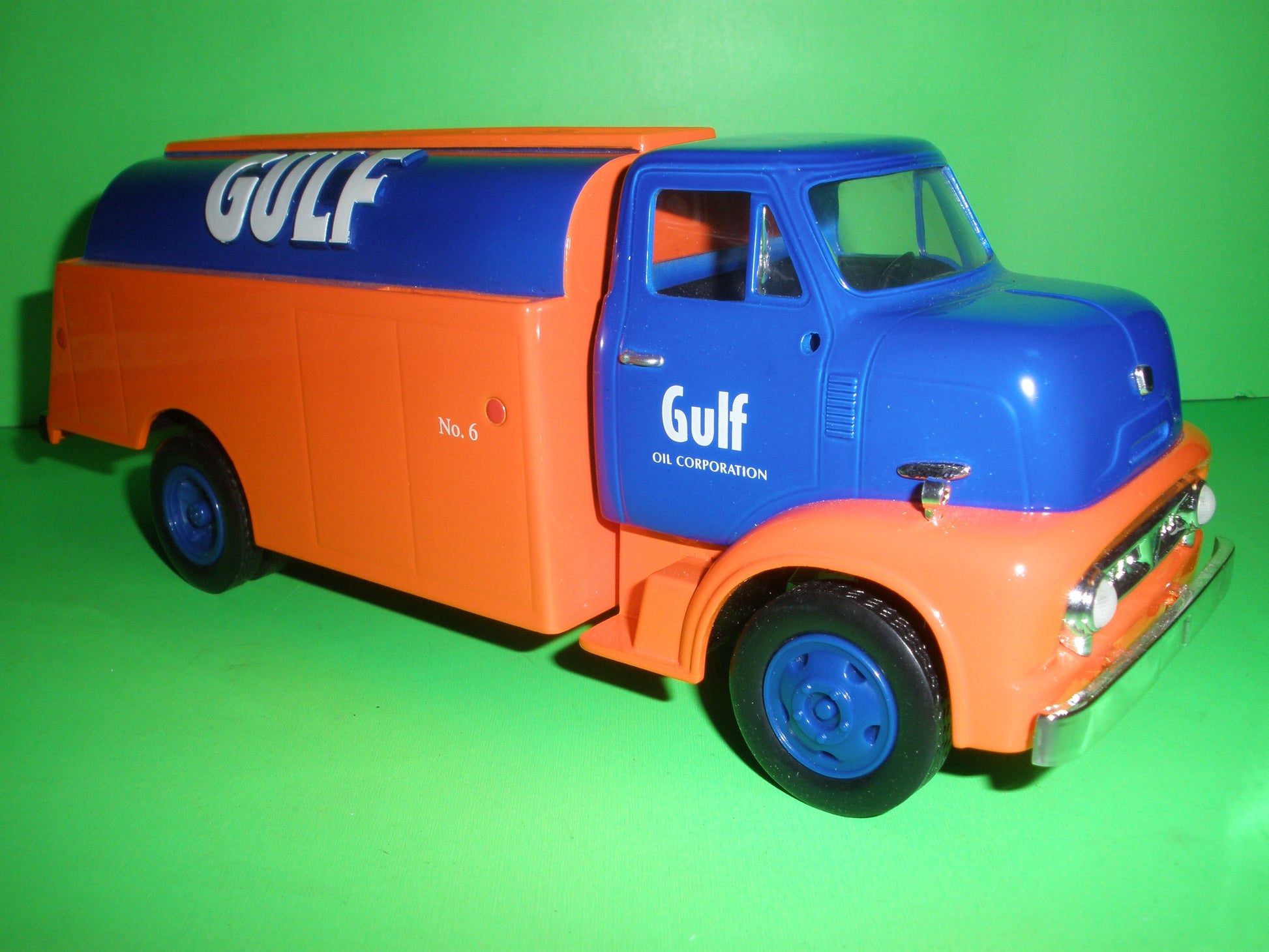 Gulf 1953 Ford Tanker Truck Regular Edition