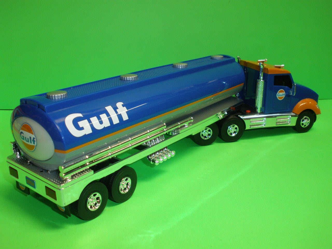 Gulf 2004 Tanker Truck