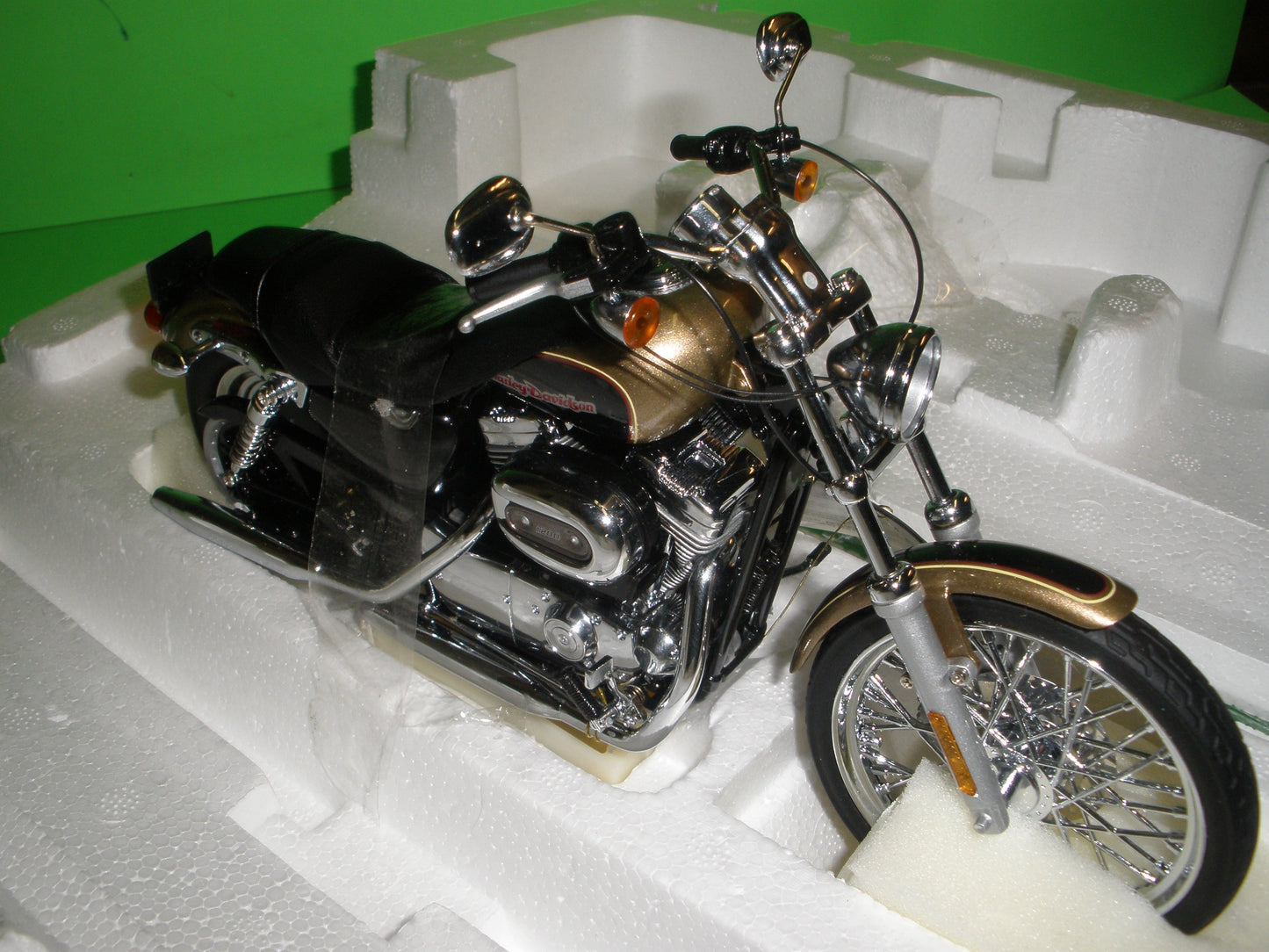 Harley Davidson 2004 Sportster Motorcycle - B11C374
