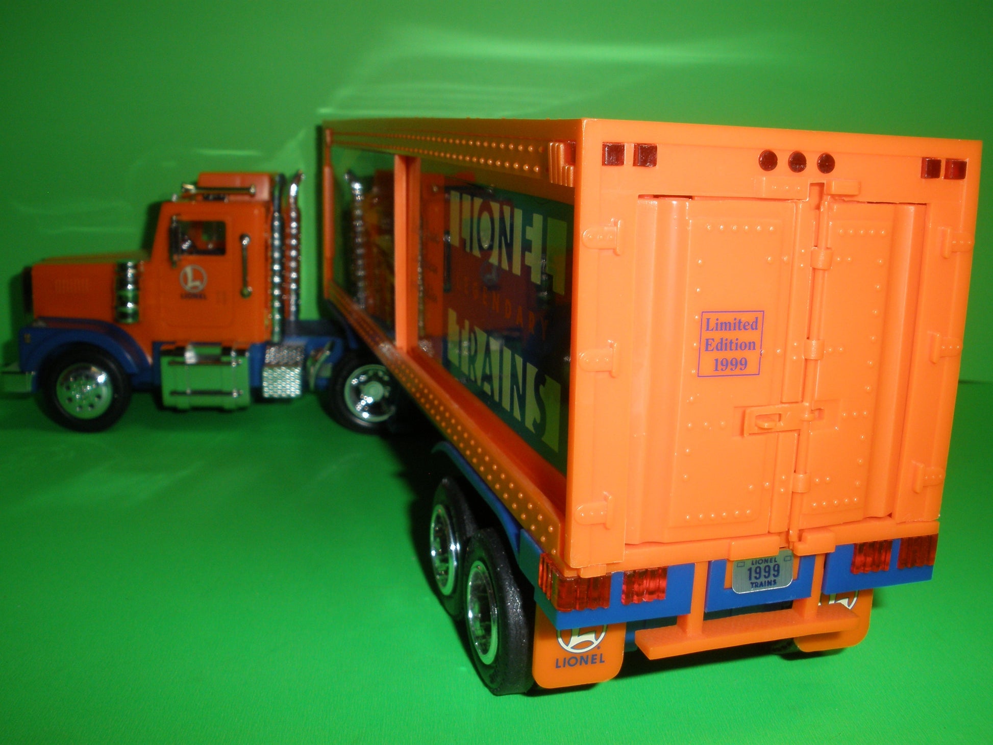 Lionel Trains 1999 Freight Truck