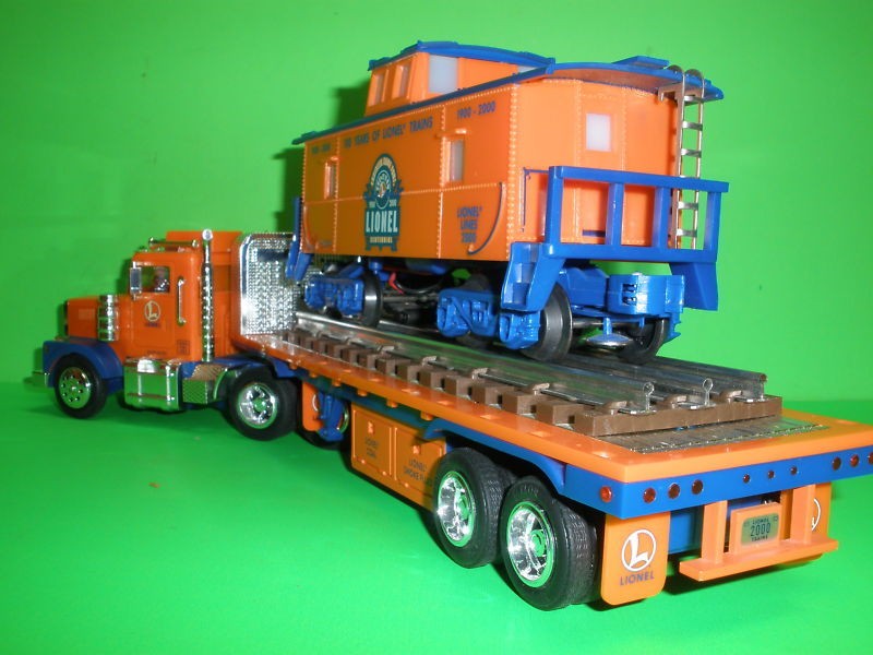 Lionel Trains 2000 Flatbed Truck & Train Caboose