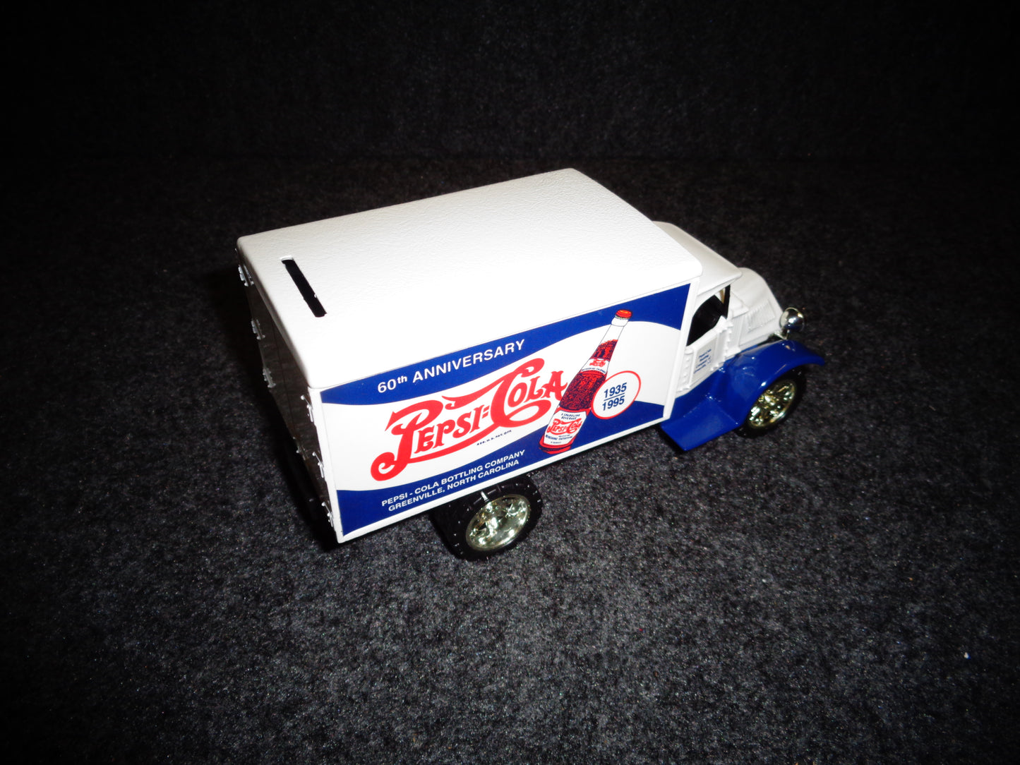 Pepsi 1935 Mack Freight Delivery Truck