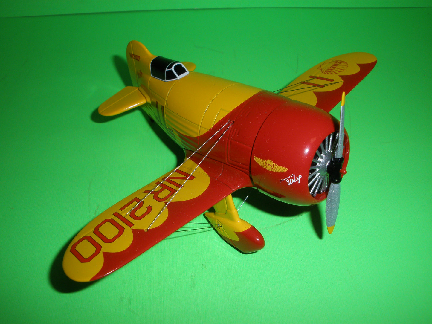 Shell 1930's Gee Bee R-1 Supersportster Airplane