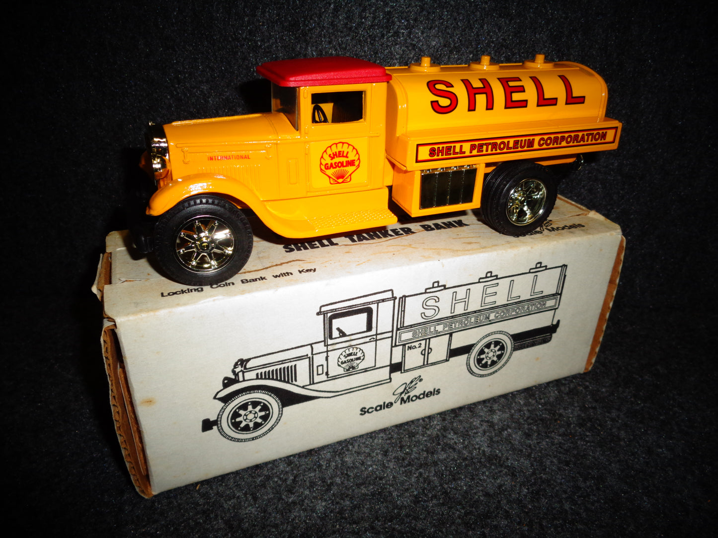 Shell 1931 International Tanker Truck Sampler