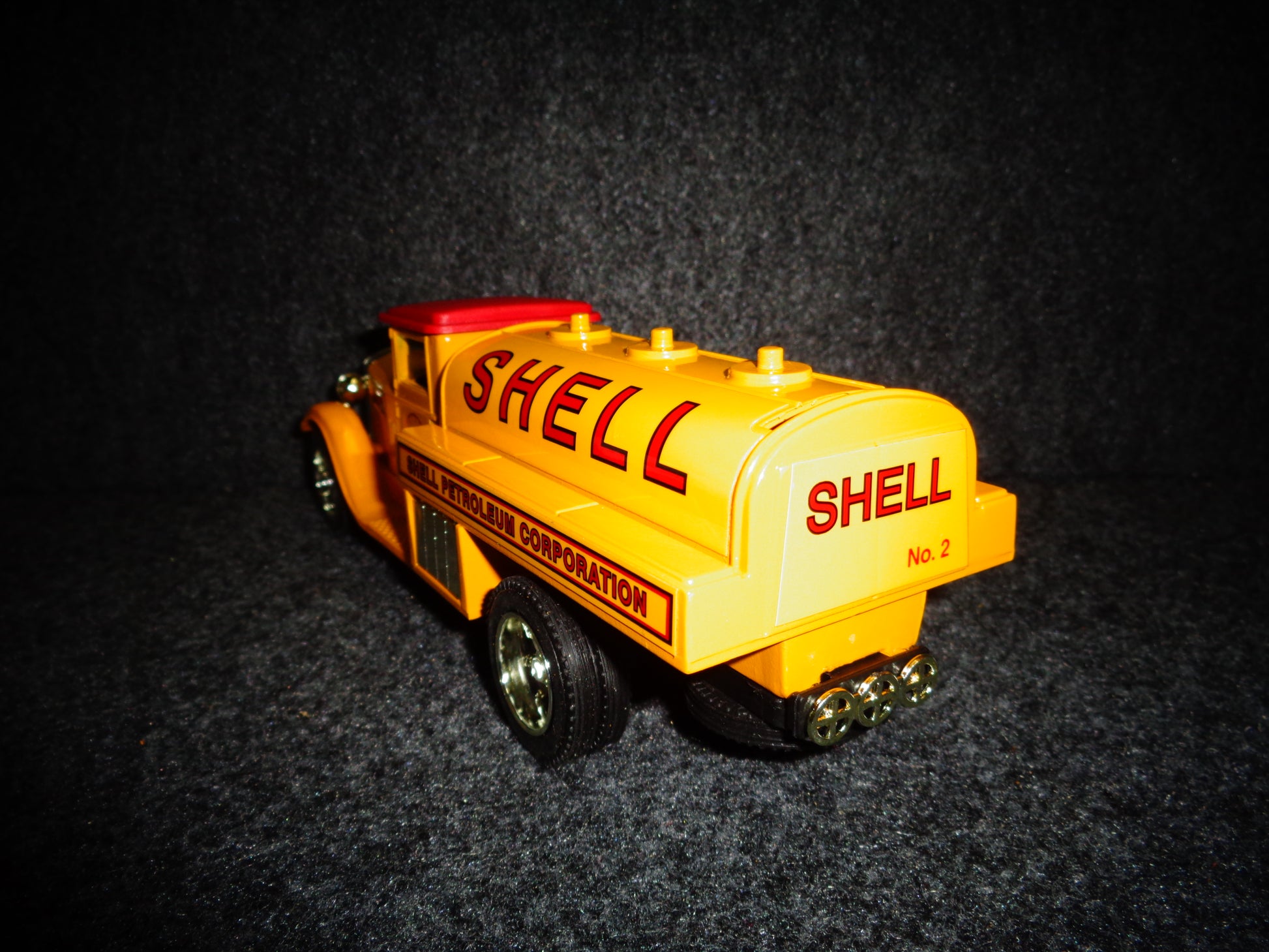 Shell 1931 International Tanker Truck Sampler