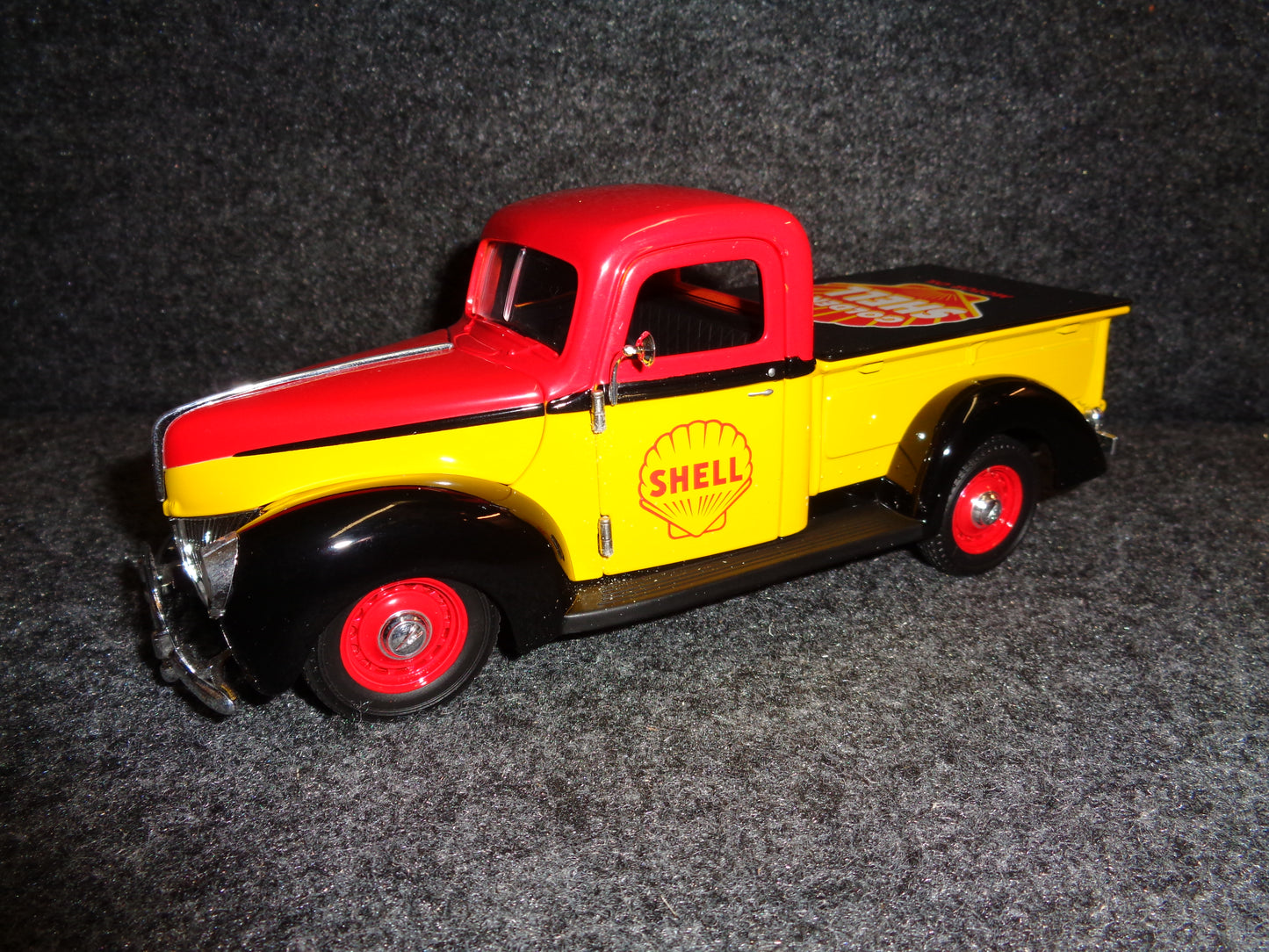 Shell 1940 Ford Pickup Truck