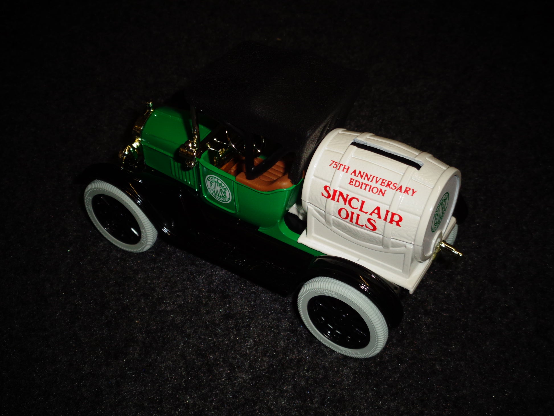 Sinclair 1918 Ford Runabout Barrel Truck