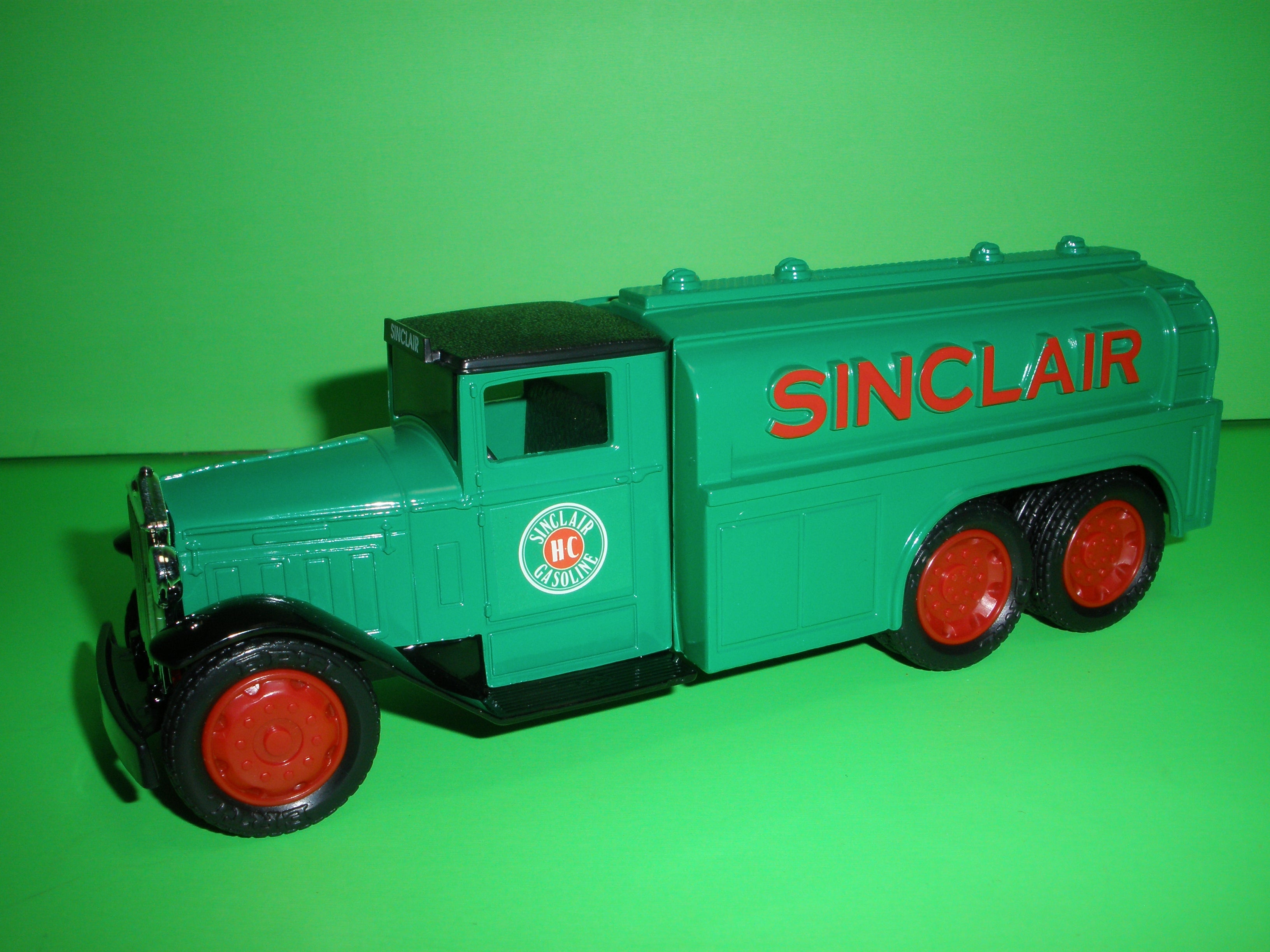 #4 - Sinclair 1930 Diamond T Tanker Truck – Texaco Toys Plus