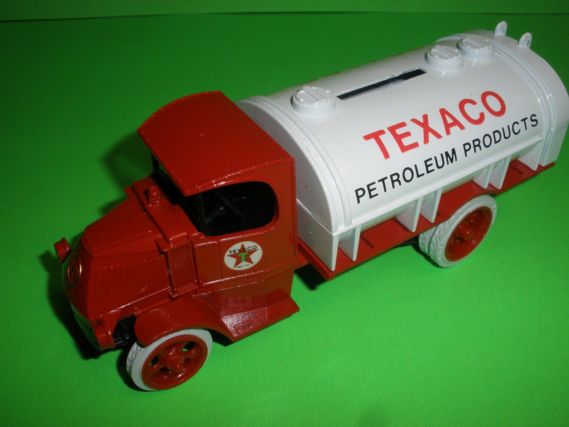 Texaco 1926 Mack Tanker Truck