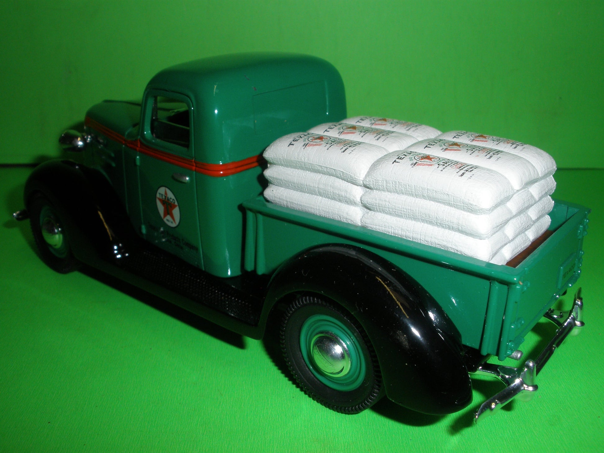 Texaco 1937 Chevrolet Pickup Truck & Salt Bag Load