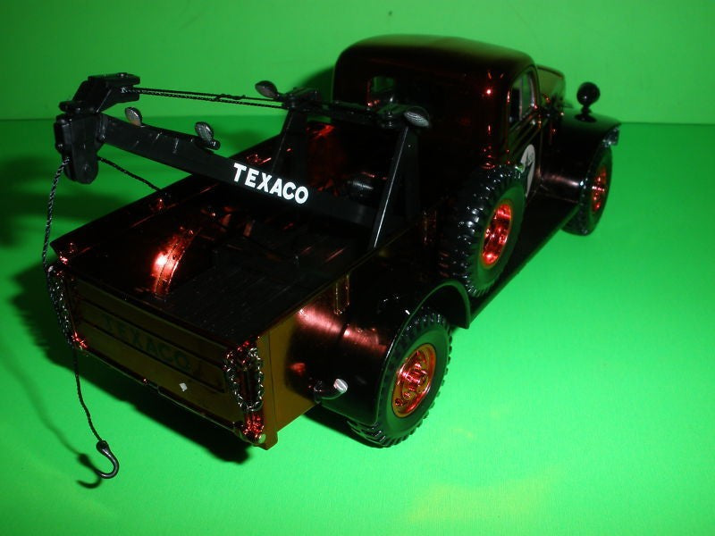 Texaco 1946 Dodge Power Wagon Tow Truck Special Edition