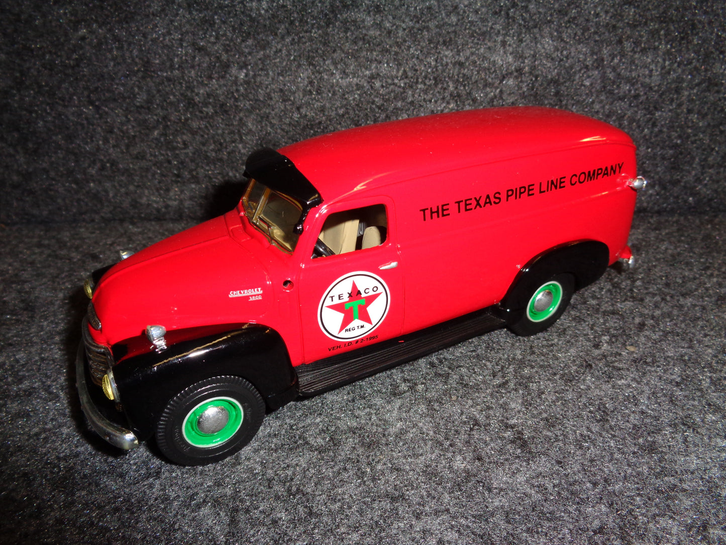 Texaco 1949 Chevrolet Panel Delivery Truck Pipeline Series