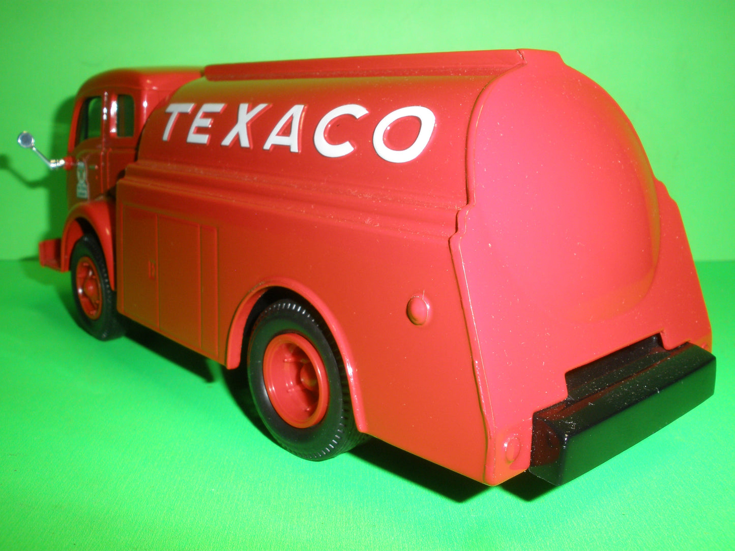 Texaco 1949 White Tilt Cab Tanker Truck