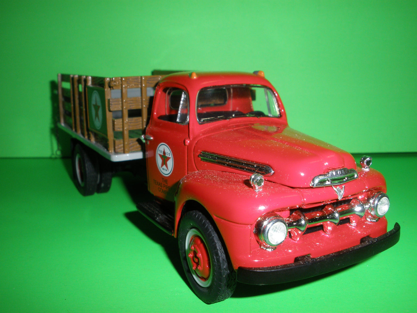 Texaco 1951 Ford F-6 Stake Truck Pipeline Series