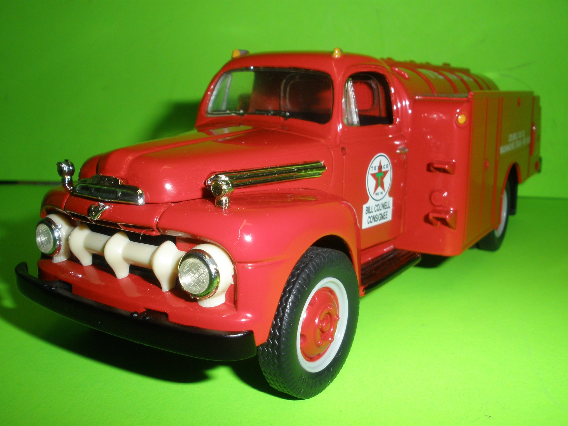 Texaco 1951 Ford F-6 Tanker Truck Colwell Series