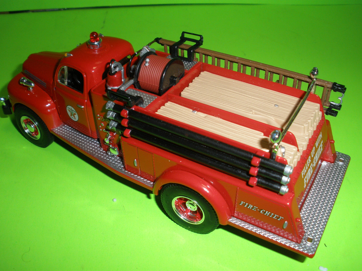 Texaco 1951 Ford Fire Truck Fire Chief Series