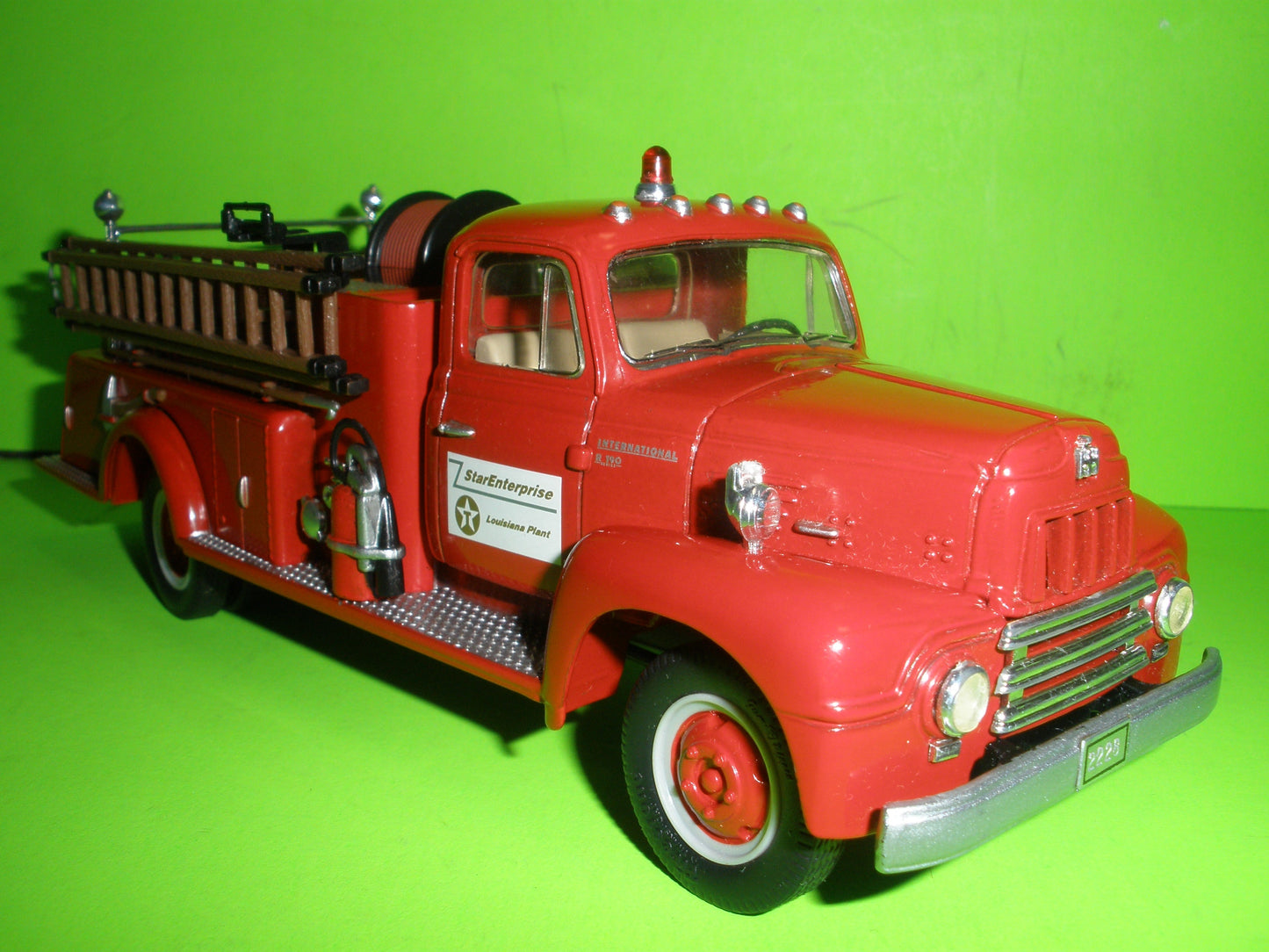 Texaco 1957 International R-190 Fire Truck Star Enterprise Series