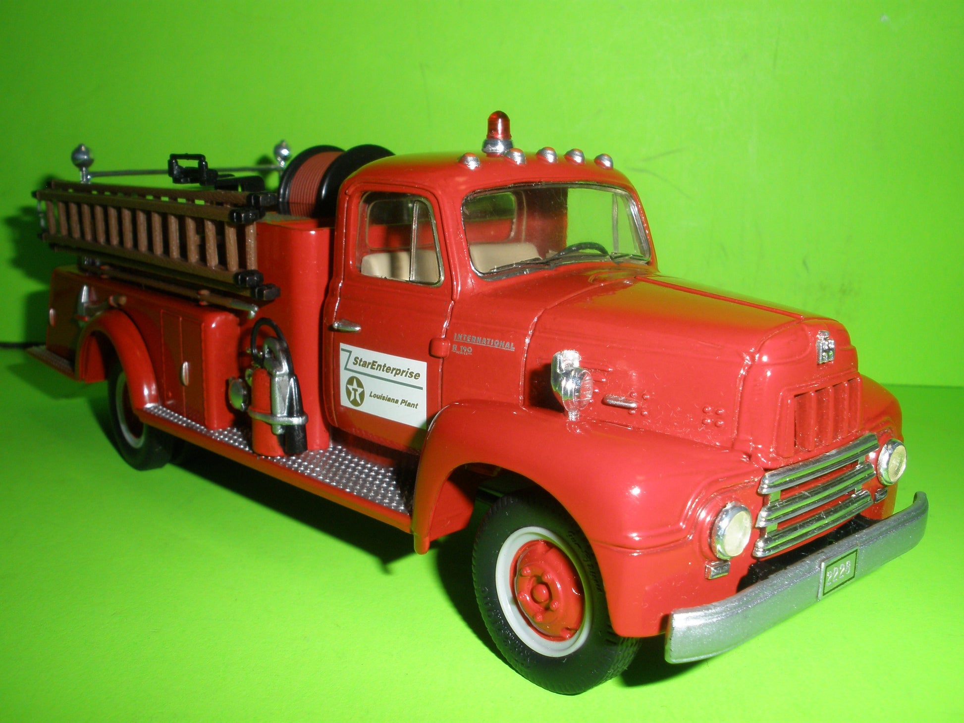 Texaco 1957 International R-190 Fire Truck Star Enterprise Series