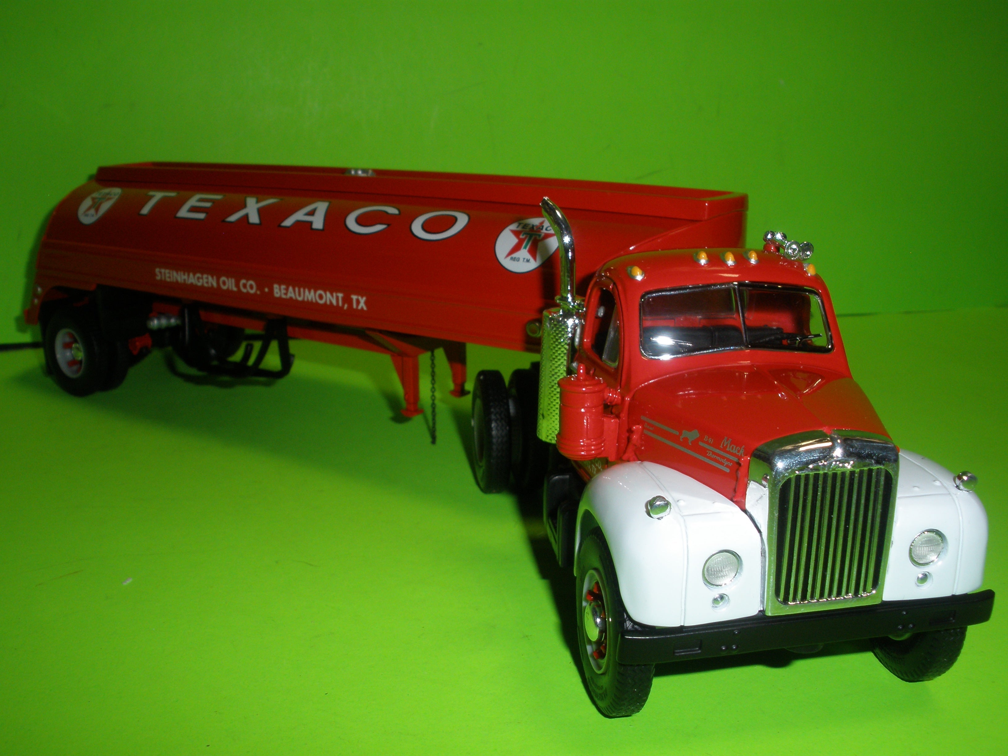 #1 - Texaco 1960 Mack B-Model Tanker Truck Steinhagen Series