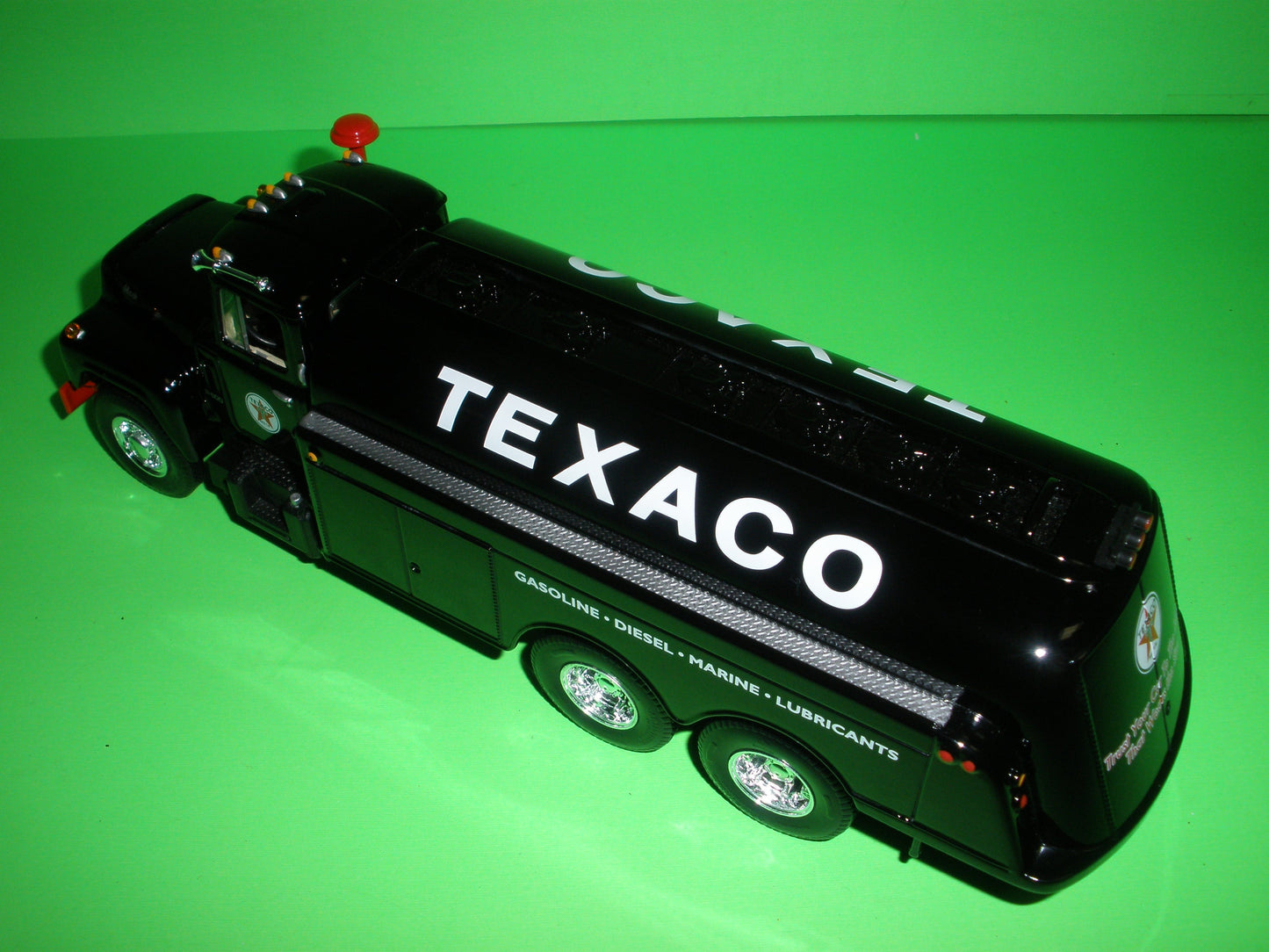 Texaco 1966 Mack R-Model Fuel Tanker Truck