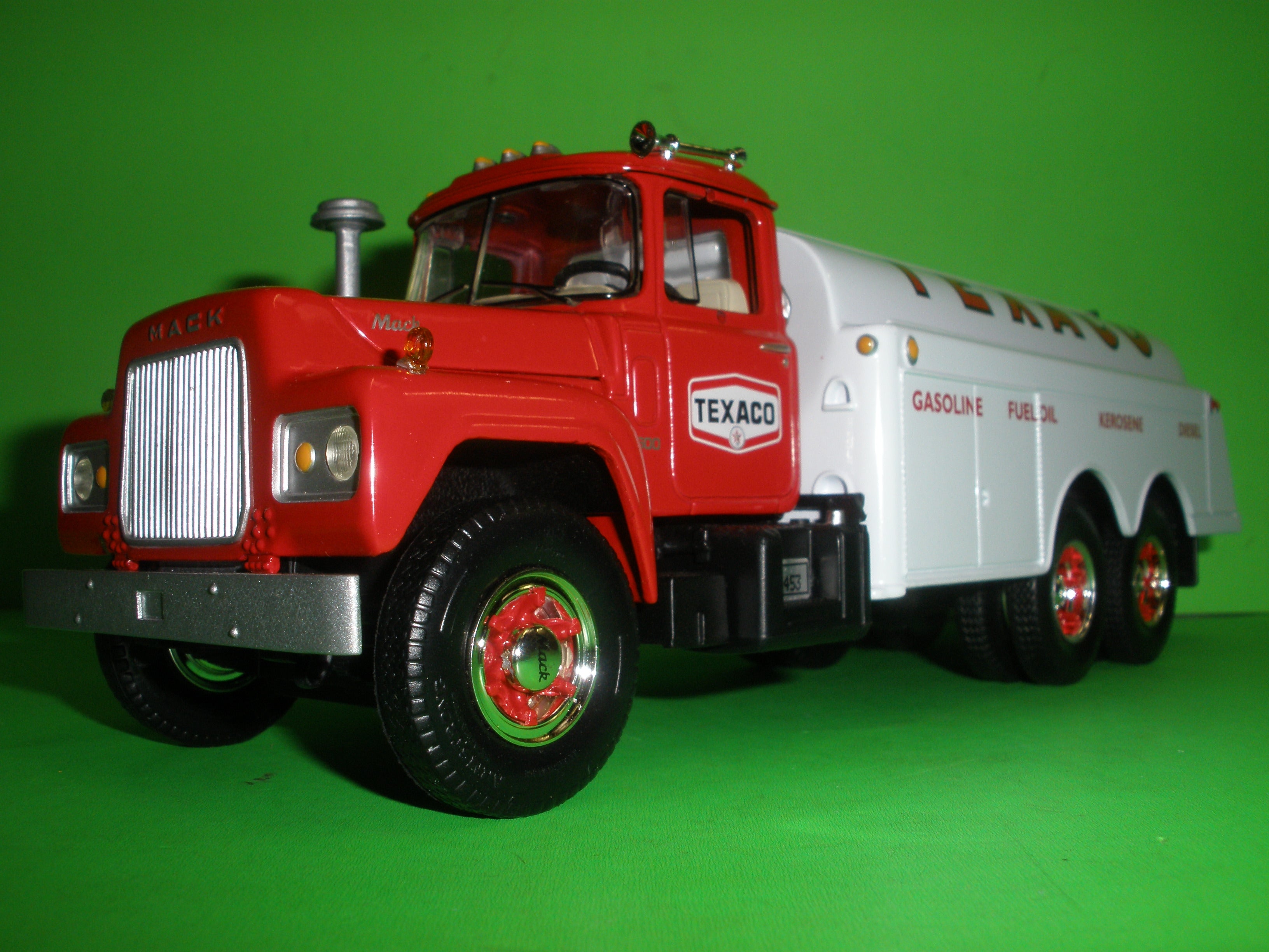 1966 Mack R #2 - Texaco 1966 Mack R Model Tanker Truck Farm Series – Texaco Toys Plus