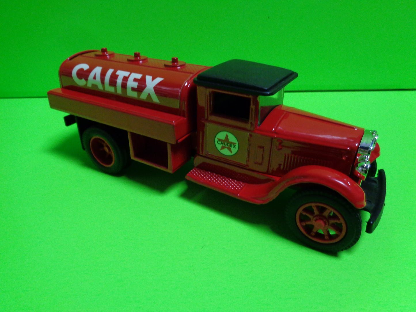 Texaco Caltex 1929 International Tanker Truck Red