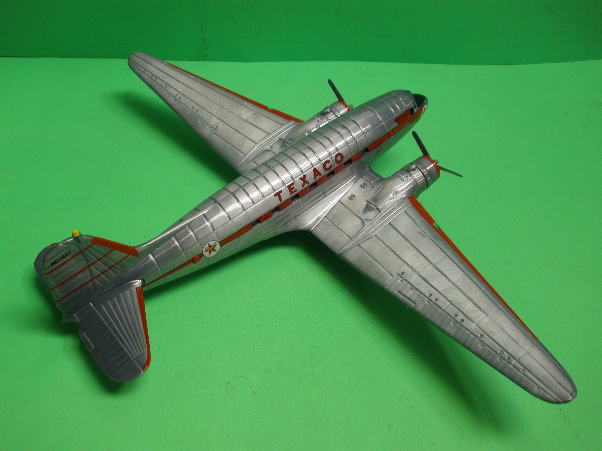 Texaco Douglas DC-3C Gooney Bird Airplane Special Edition