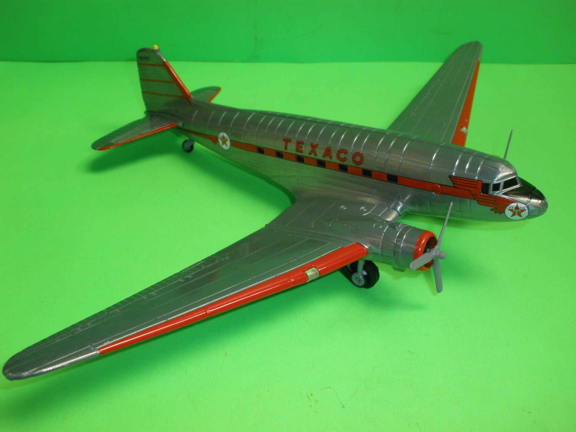 Texaco Douglas DC-3C Gooney Bird Airplane Special Edition